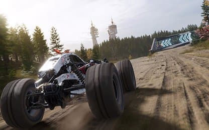Race off-road in een futuristische setting in ExoCross