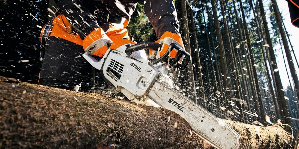 Farmer's Dynasty 2 mag de werktuigen van STIHL verwelkomen