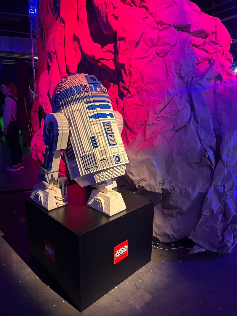 LEGO-World-2025-r2d2