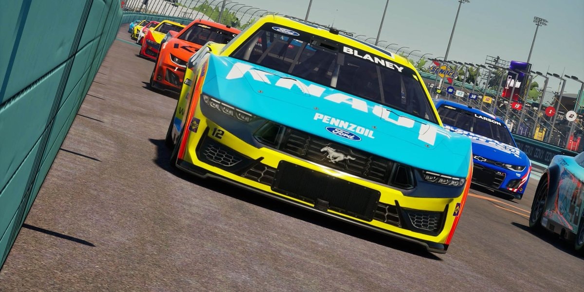 NASCAR coureur Anthony Alfredo neemt ons mee voor een blik op NASCAR 25