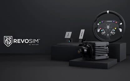 Laat de racer in je los met het REVOSIM-stuur