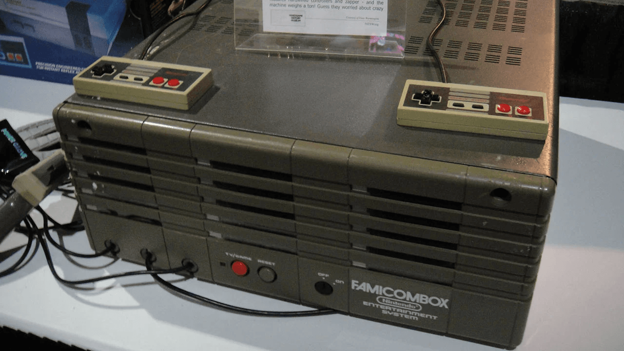 Zeldzame Nintendo Famicombox units zijn gevonden op een heel aparte plek