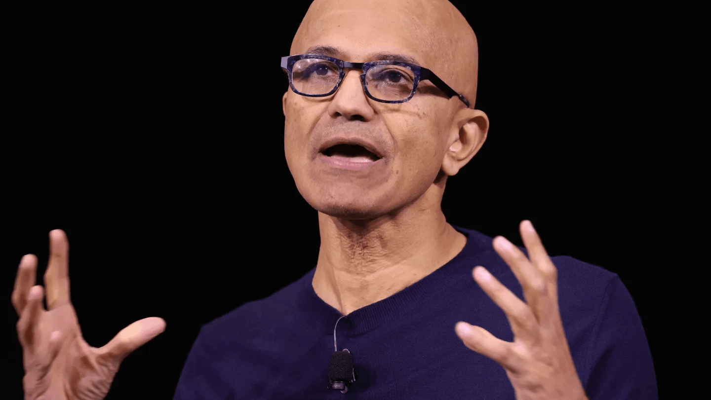 Microsoft CEO krijgt absurde salarisverhoging terwijl personeel moet vertrekken